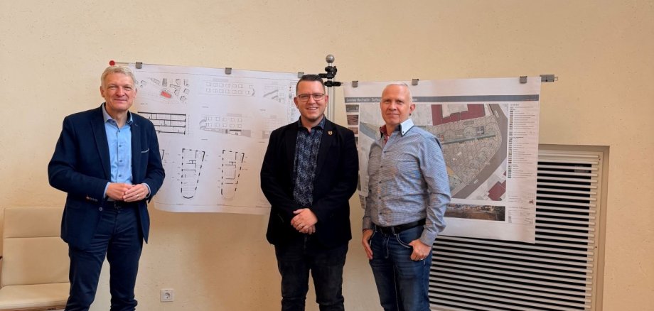 MdL Stephan Toscani, Bürgermeister Sebastian Maas und Erster Beigeordneter Dr. Michael Marx